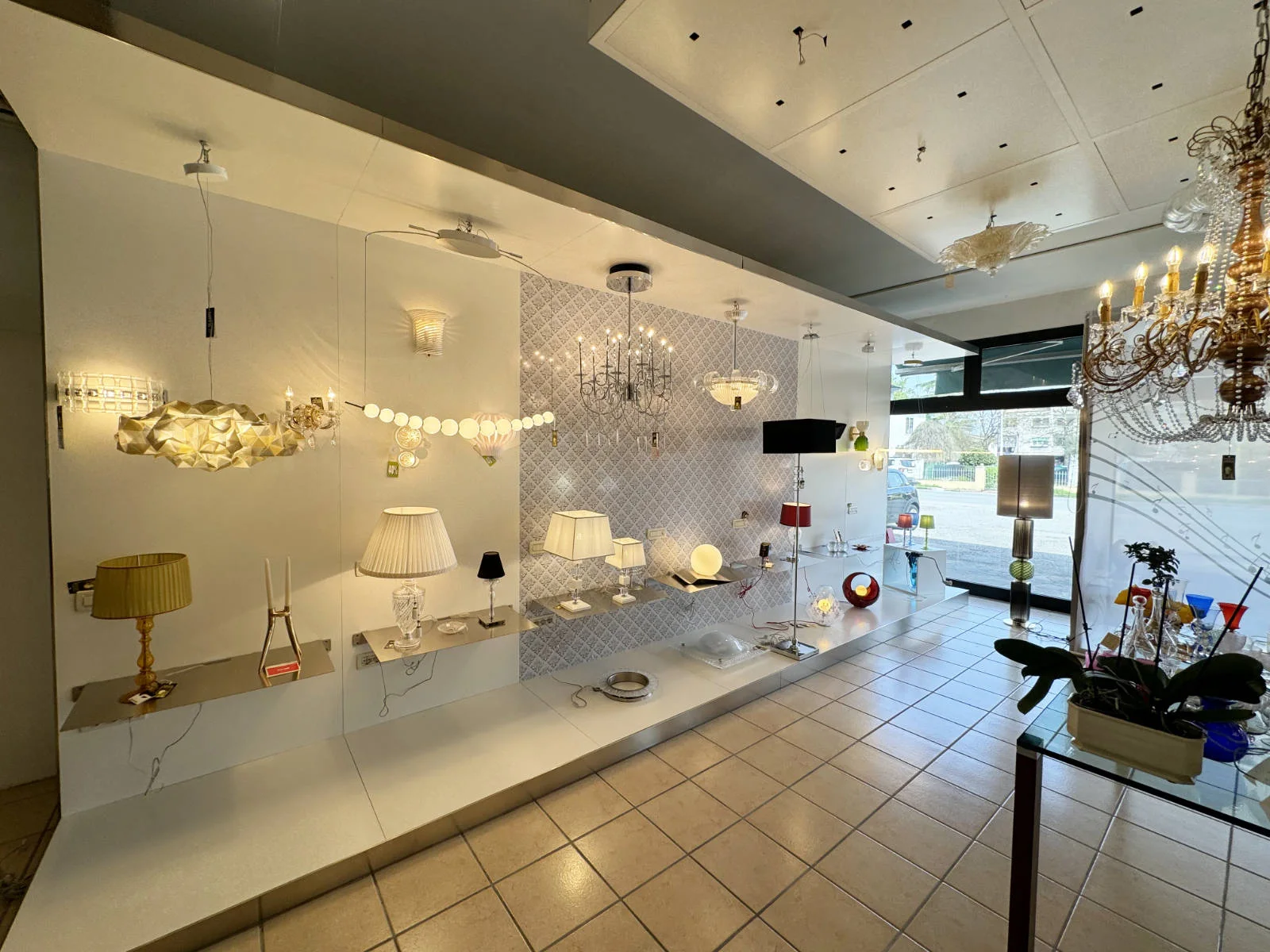 Negozio, showroom interni Artigiana Lampadari